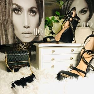 JLO by Jennifer Lopez Black Pumps